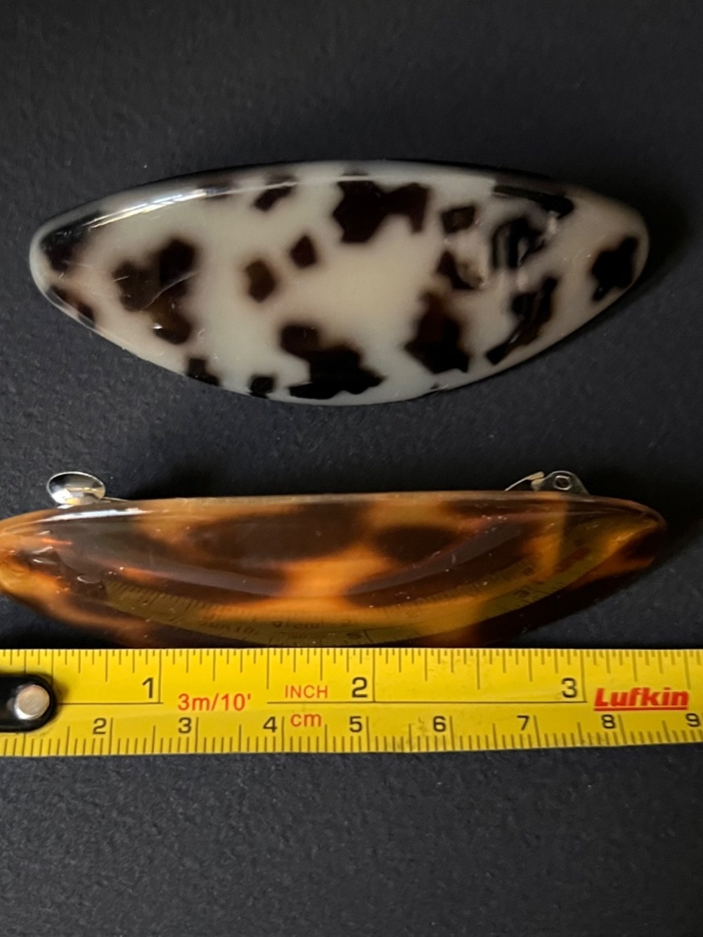 Pair of Oval Tortoise Pattern Hair Barrettes - Picture 2 of 3